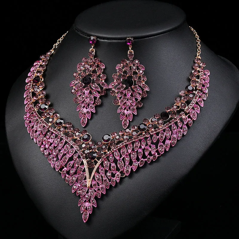 Elegant Retro Necklace & Earrings Set – A Touch of Timeless Glamour