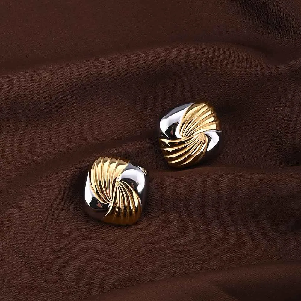 Golden Rays Stud Earrings