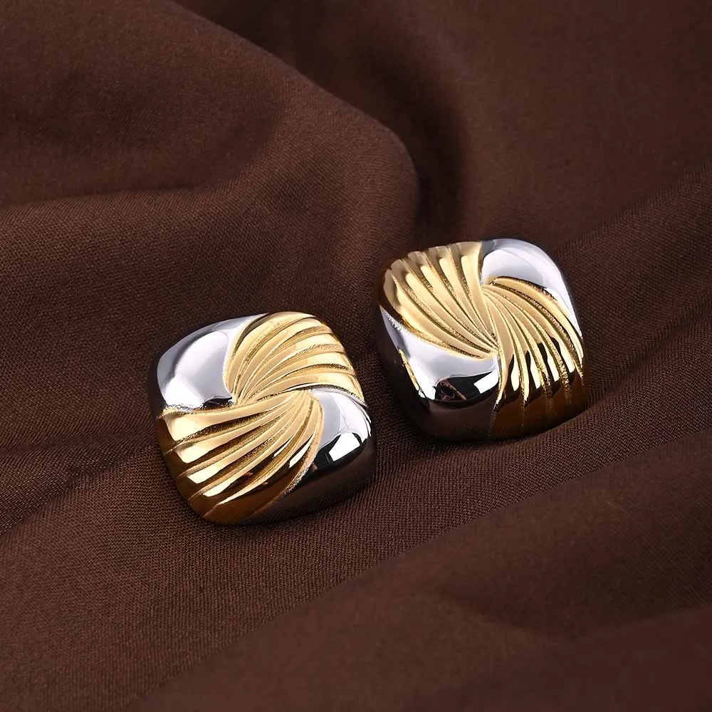 Golden Rays Stud Earrings