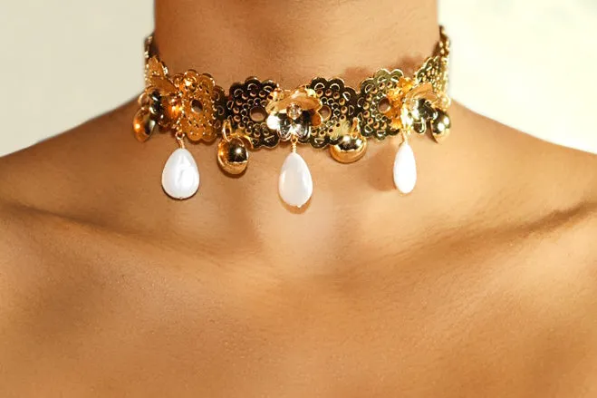 GOLDEN SWAROVSKI SEA PEARL CHOKER NECKLACE