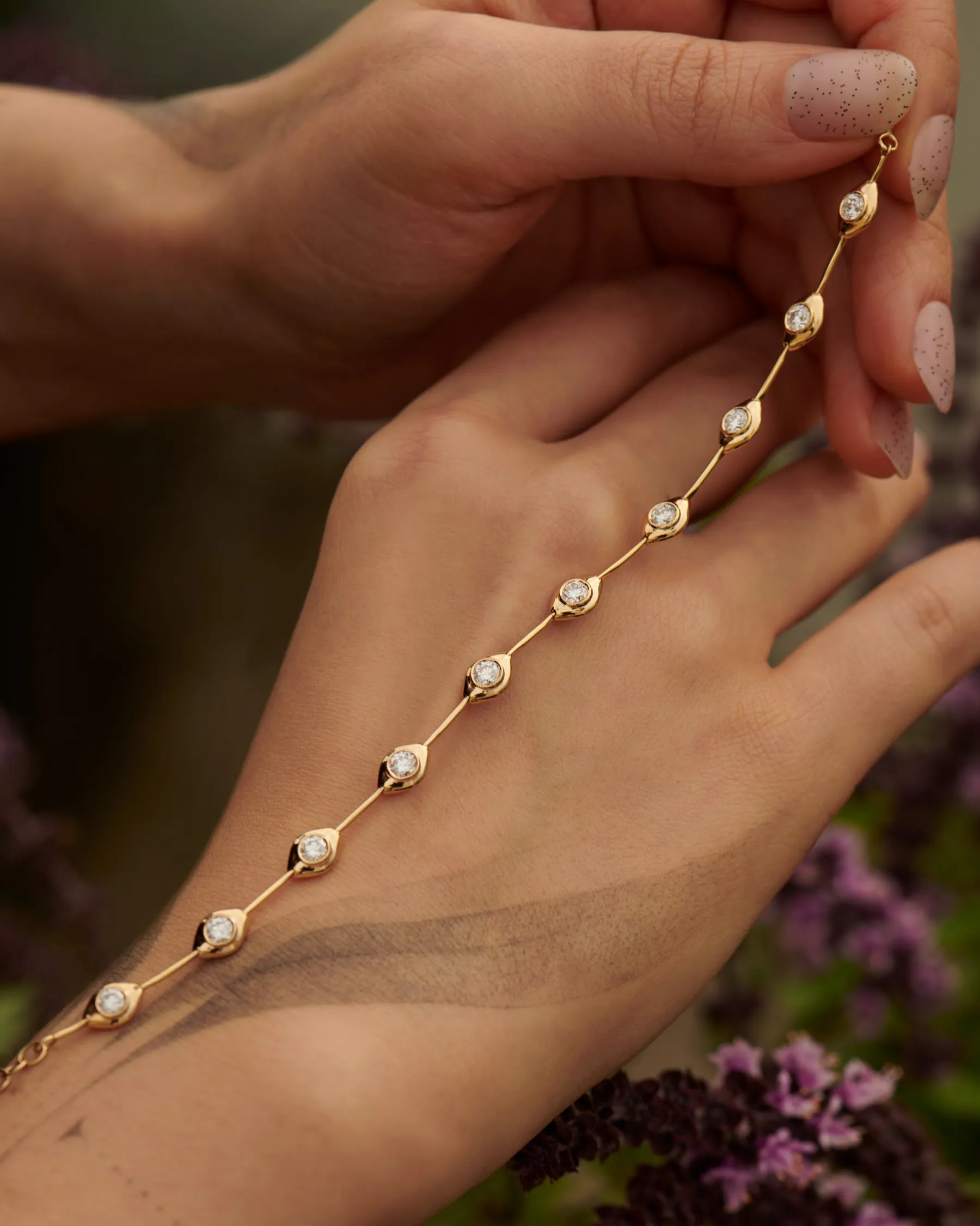 Minimalist Daisy Chain Gold Bracelet with White Diamonds