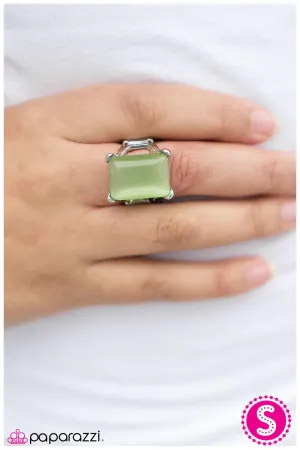 Paparazzi Ring ~ Keep Shining  - Green