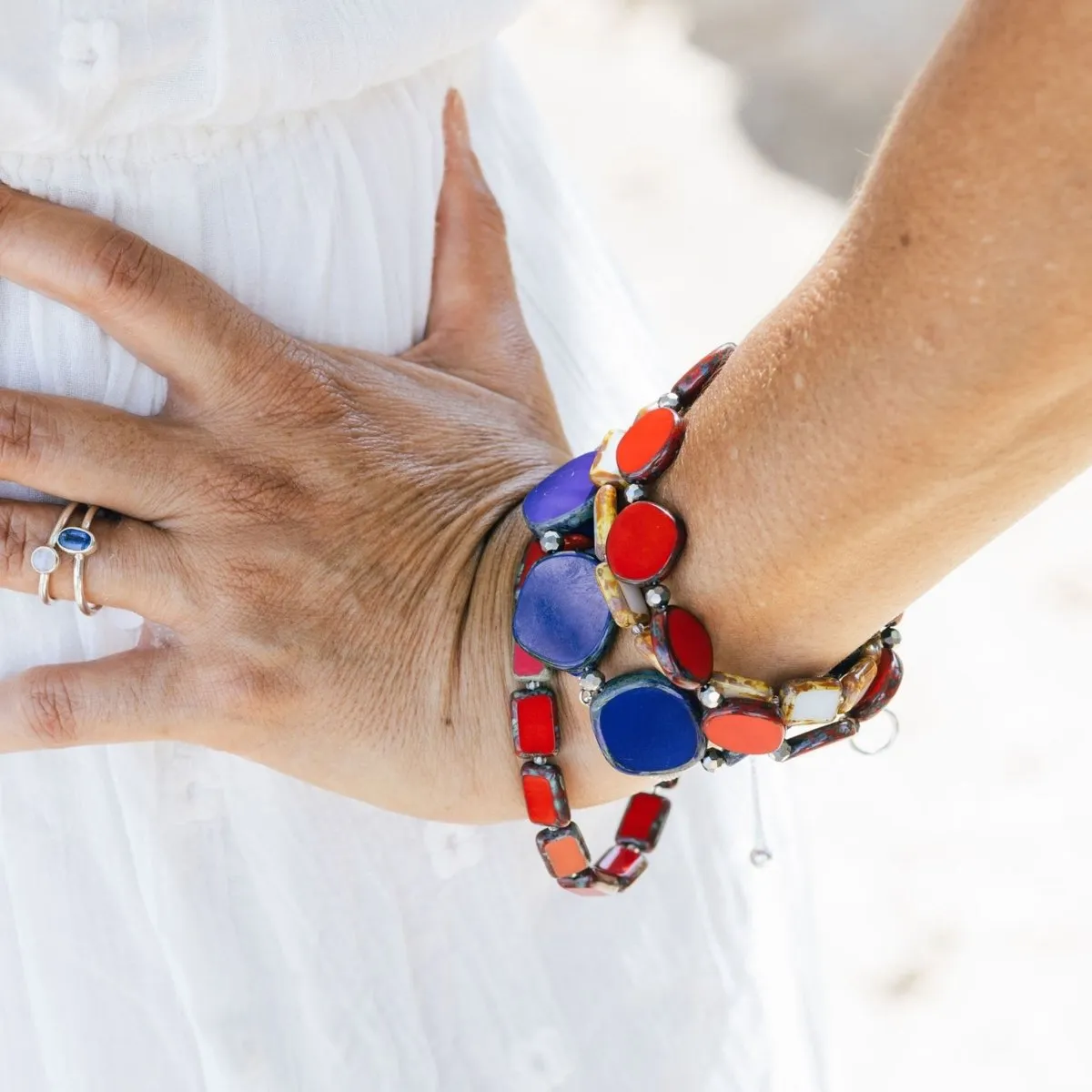 Red Small Circle Glass Beaded Bracelet