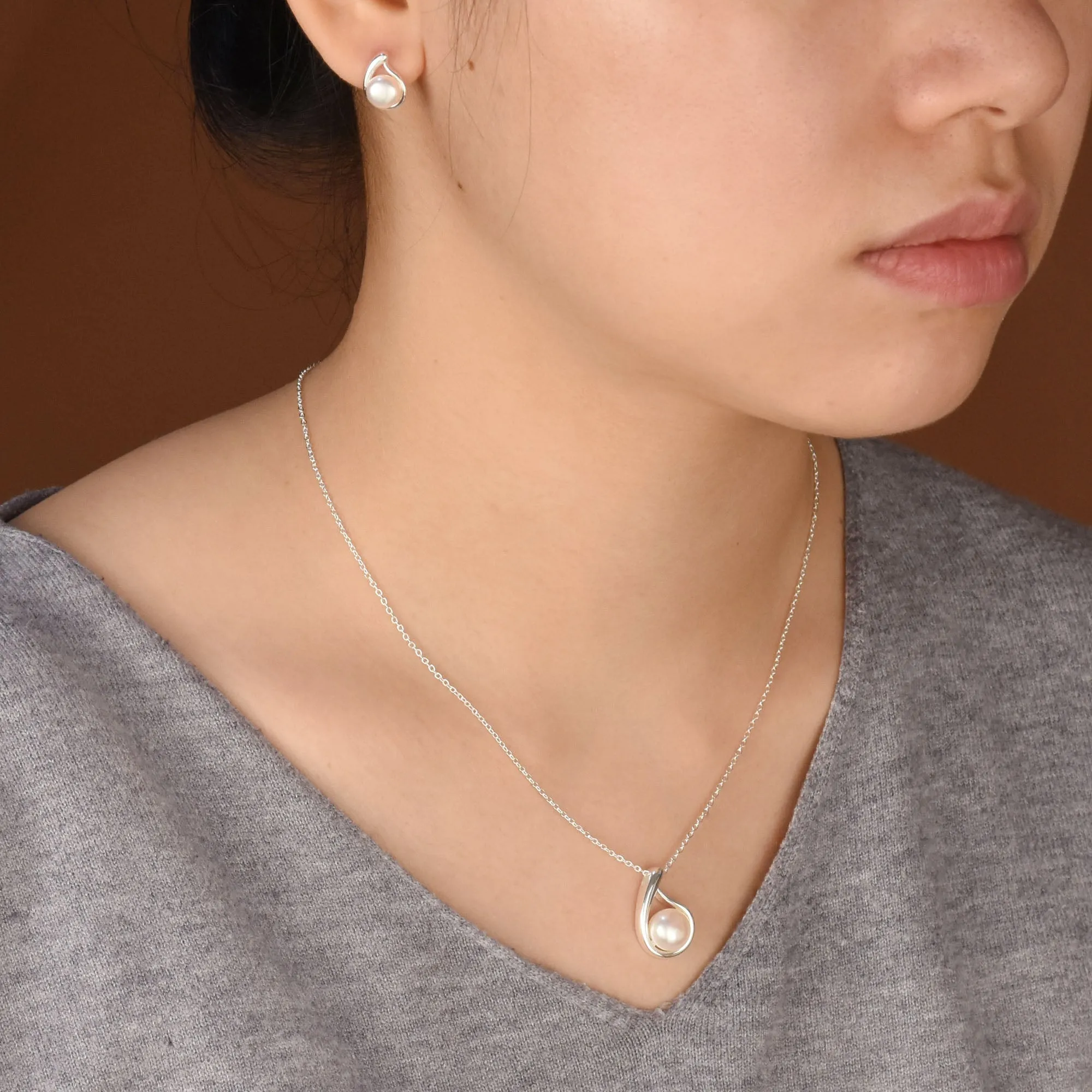 Timeless Elegance Pearl Pendant Necklace & Earrings Set in Sterling Silver