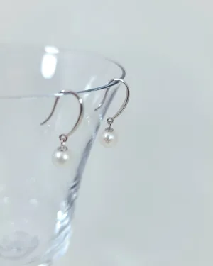 Timeless Pearl Earrings Silver